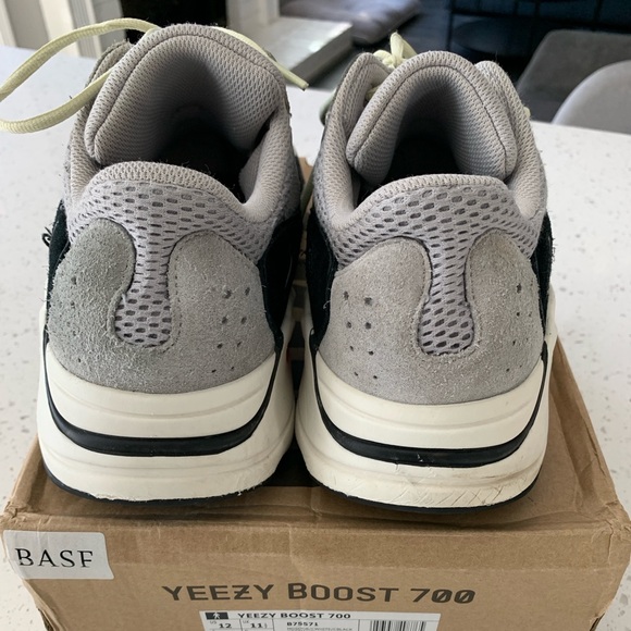 Yeezy 700 Wave Runner Sz 12M - Picture 6 of 10